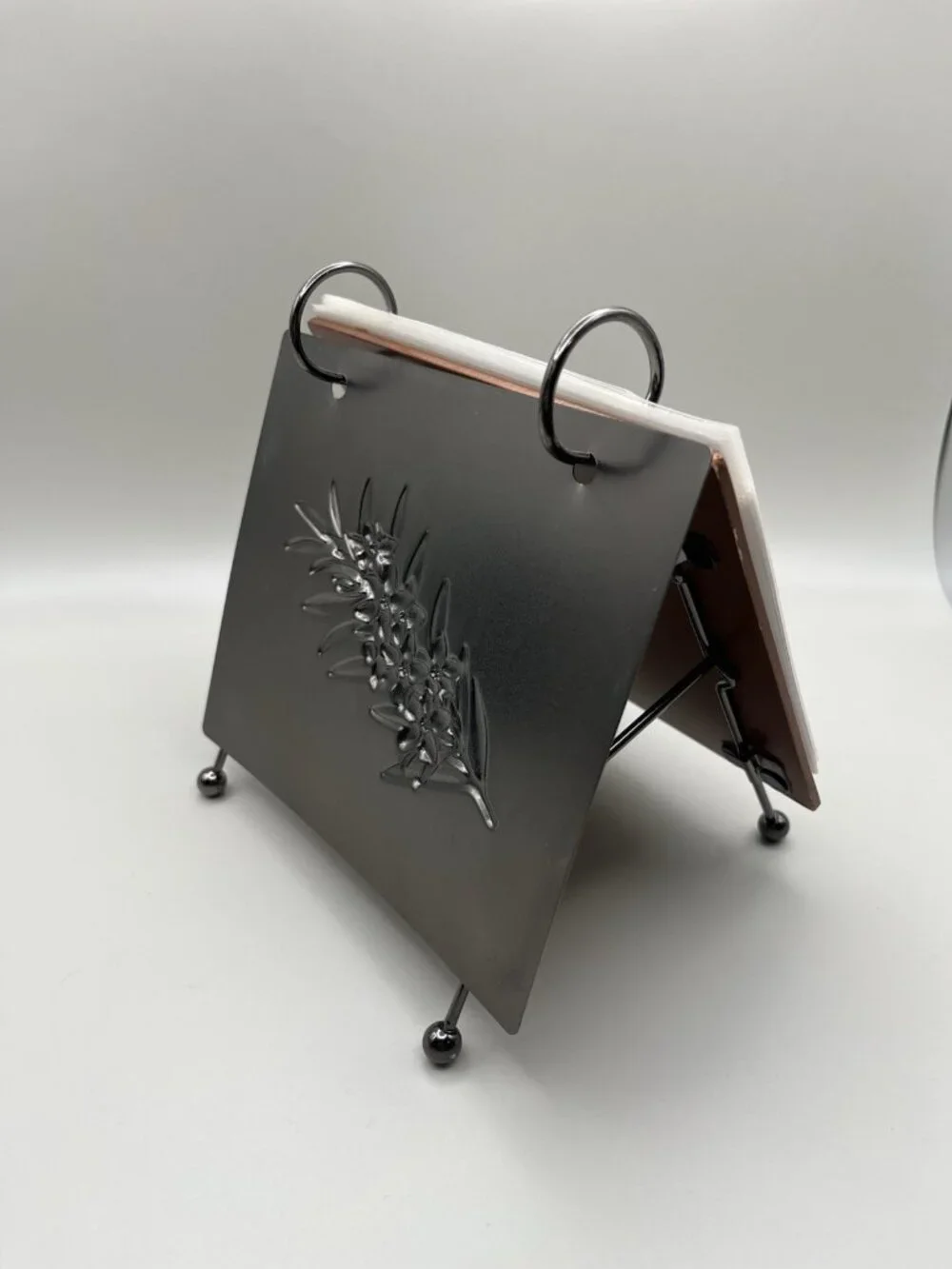 VTG Y2K Copper Tone Tabletop Flip Photo Album Floral Metal Easel Stand Cottage